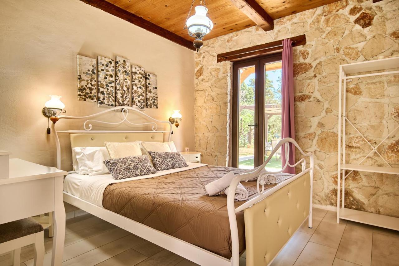 Gerakas Stone House Villa วาซิลิคอส ภายนอก รูปภาพ